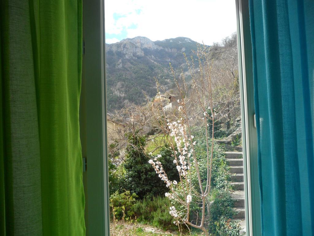 Chambres D'Hotes Casa Sylvana Saint-Dalmas-de-Tende Room photo